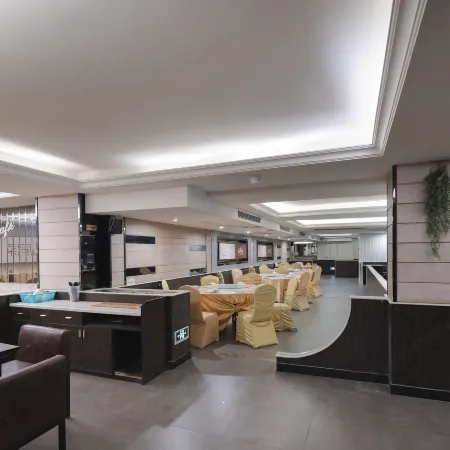 Vienna Classic Hotel (Coastal Resort)