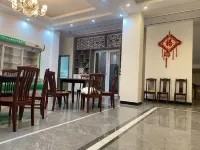 Luoping Chunri Xiaoyuan Homestay (Jinji Peak Cong Branch)
