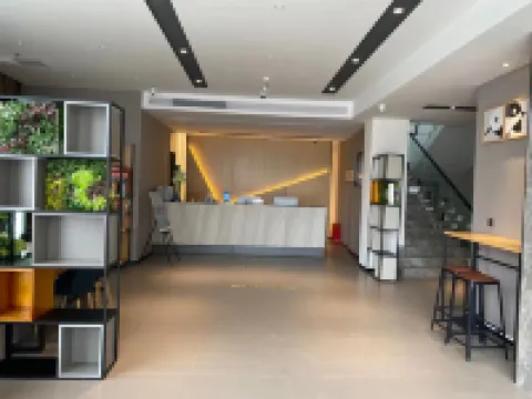 Excellent Hotel (Guanyin Airport Branch) Hotel di Suining