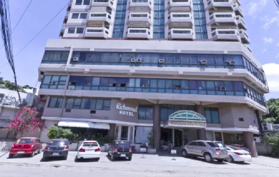 โรงแรมริชมอนด์พลาซ่า โรงแรมใกล้ศูนย์การค้า Ayala Center Cebu