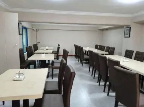 Jiayan Hotel (Maoming High-speed Railway Station)