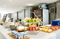 Floral Hotel · Xingyi Wanfenglin Batu Hotel Hotels in Xingyi