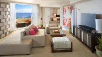 Hyatt Regency Waikiki Beach Resort & Spa