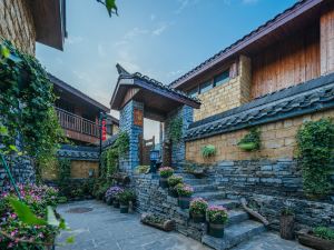 Floral She · Phoenix Fengqi Mountain Homestay (Laojiazhai Scenic Spot)