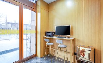 Yifeng Hotel