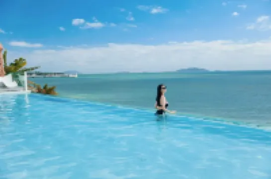 Sanya Sujuan Infinity Swimming Pool Seaview Hotel