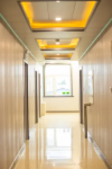 Olunchunqi Nuomin Xinyi Hotel