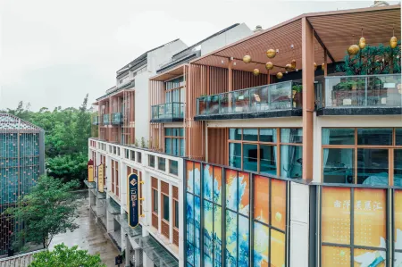 Wenchang Luneng Renjoy Hotel Отели рядом с достопримечательностью «Yunlong Bay»