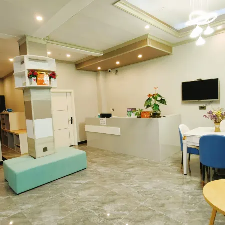 Qingmuchuan Dry Boat House Fashion Hotel