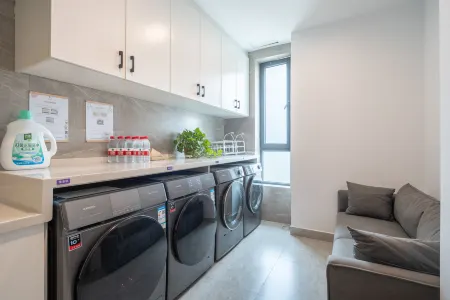 Laifengmao Hotel (Laishui Wanda Plaza Branch) Отели рядом с достопримечательностью «Yongshou Sita»