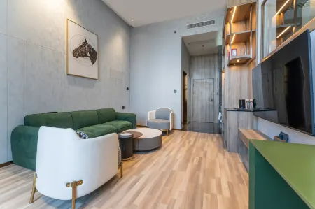 Qingdao Luoxiang Hotel (Qingdao Hongdao Hi-tech Zone Convention and Exhibition Center Branch)