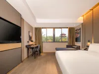 Mercure Nanjing Sun Yat-sen Mausoleum Hotels near Dr. Sun Yat-sen's Mausoleum