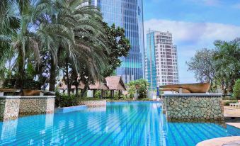 The Ritz-Carlton Jakarta, Mega Kuningan
