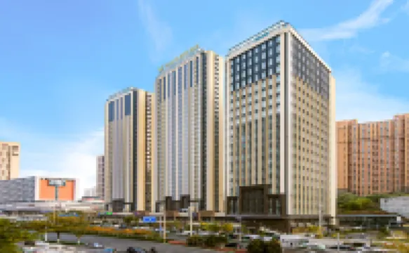 維也納國際酒店（濟南奧體中心龍奧大廈店） 濟南酒店