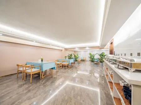 Jinhu Hotel (Nanchong Yixuan Xingcheng Square)