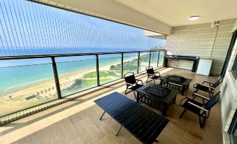 Ocean Heart Sky Villa (Hailing Island Poly Yintan Branch)