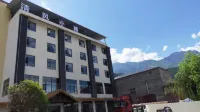 Maoxian Qingfeng Xiaolou Hotels near Chinese Ancient Castle of Erma