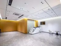 Nanfeng Hotel (Holiday Beach International Convention and Exhibition Center) Hotels near Jiari Beach