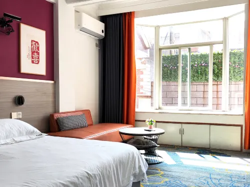 Juyuan Homestay (Quanzhou West Street Bell Tower Store)