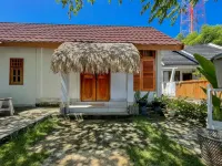 Aira Homestay Near Pantai Kuta Mandalika Mitra RedDoorz