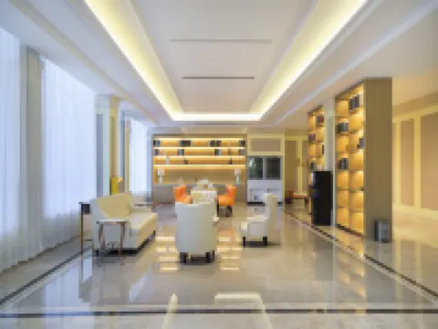 Vienna Hotel (Wuzhi Heshuo Avenue) Hotels in Wuzhi County