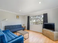 Waterfront Villa Near Ikea and Sylvia Park Hotels near Howick