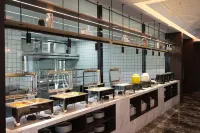 BERRL ORIENTAL HOTEL - فطور