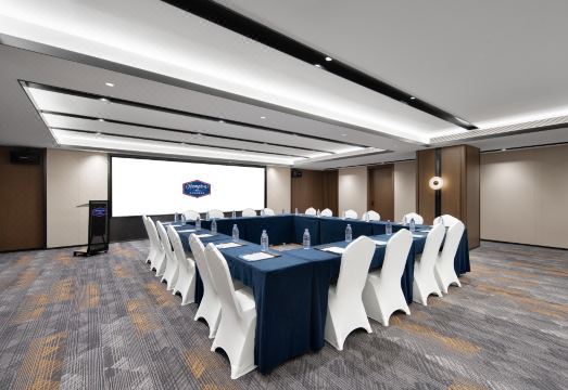 3. 햄튼 바이 힐튼..