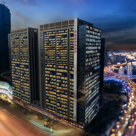 Home Inn Huayi Collection Hotel (Jinan Gaoxin Wanda Qilu Software Park Subway Station)