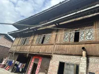 Sanjiang Dongzu Chinese Inn (Chengyang Bazhai Scenic Area)