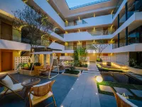 Sanqing·Lumi Hidden Court Hotel 楽山市徐家扁小学校周辺のホテル