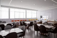 Platinum Travel International Hotel Hotels in Mangshi