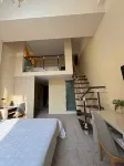 9Jiu Holiay Inn - 2-Star