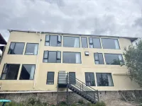 Shangri-La Muyan Guanque Inn Hotels near Ganden Sumtseling Monastery