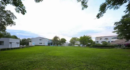 Mianyang Starry Sky City Hotel Отели рядом с достопримечательностью «House of Pingyang in Han Dynasty»