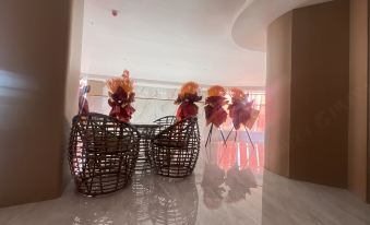 Yanchi Wanyue Crystal Theme Hotel