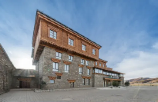 QingShan Holiday Inn