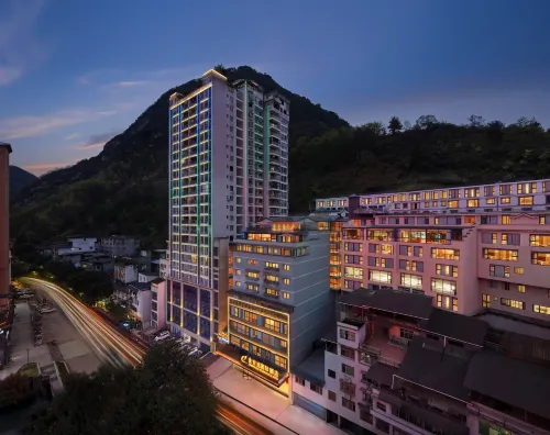 Pengshui Jinhongyuan International Hotel (Liangjiang Square Branch)