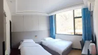 Kang County Crescent Tea Village Homestay - parkir