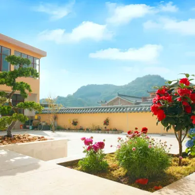 XIAN YUE SHAN JU Hotels near Keyi Town And Ancient Village