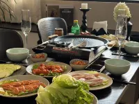 Villa Mirador Courtyard Hot Spring Lodge (located in the Qingcheng Mountain scenic area) - Pet friendly