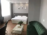 Yichao Business Hotel
