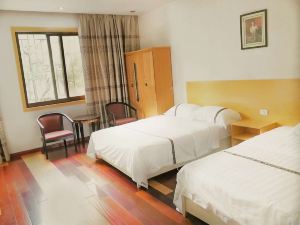 Xinyi Hotel (Guilin Station Damo Lianda Plaza Branch)