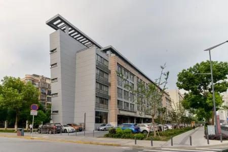 Homeinn Selected Hotel (Kunshan High-Speed Railway Hengshan Road) Отели рядом с достопримечательностью «Qiandeng Ancient Town»