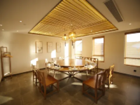 Banyin Yousu Hotel (Shanghai Hongqiao Railway Station National Convention and Exhibition Center)