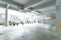 Thongmanee Hotel - parking