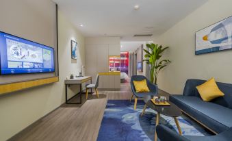 Homeinn Selected Hotel (Chongqing Jiefangbei Area Hong Ya Dong Pedestrian Street)