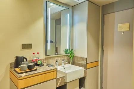 Homeinn Selected Hotel (Shanghai Daning International Plaza Xizang North Road Subway Station)