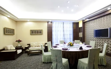 Carrianna Hotel Отели рядом с достопримечательностью «Foshan University of Science and Technology»