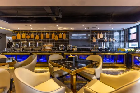 Kunyi Moonlight Hotel (Lanzhou East market Weather Bureau subway station store) Отели рядом с достопримечательностью «Changqing School of Lanzhou University of Finance and Economics Student Union»